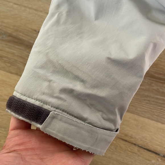 North face women’s snow jacket - Picture 7 of 10